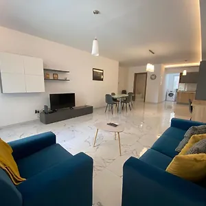 https://centrally-located-spacious-apt-100m-away-from-the-promenade.qawrahotelsmalta.org